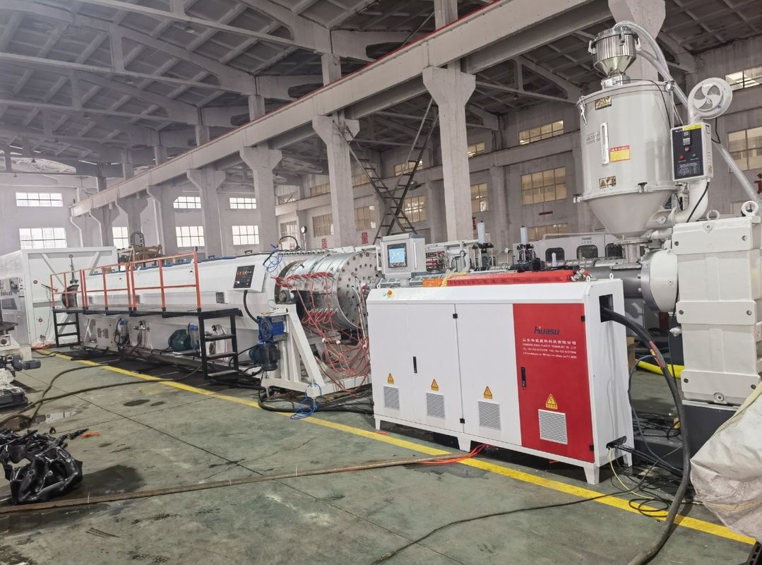 PE PP PVC Processing HDPE Pipe Extrusion Line With Omron Temperature Control And Single Screw