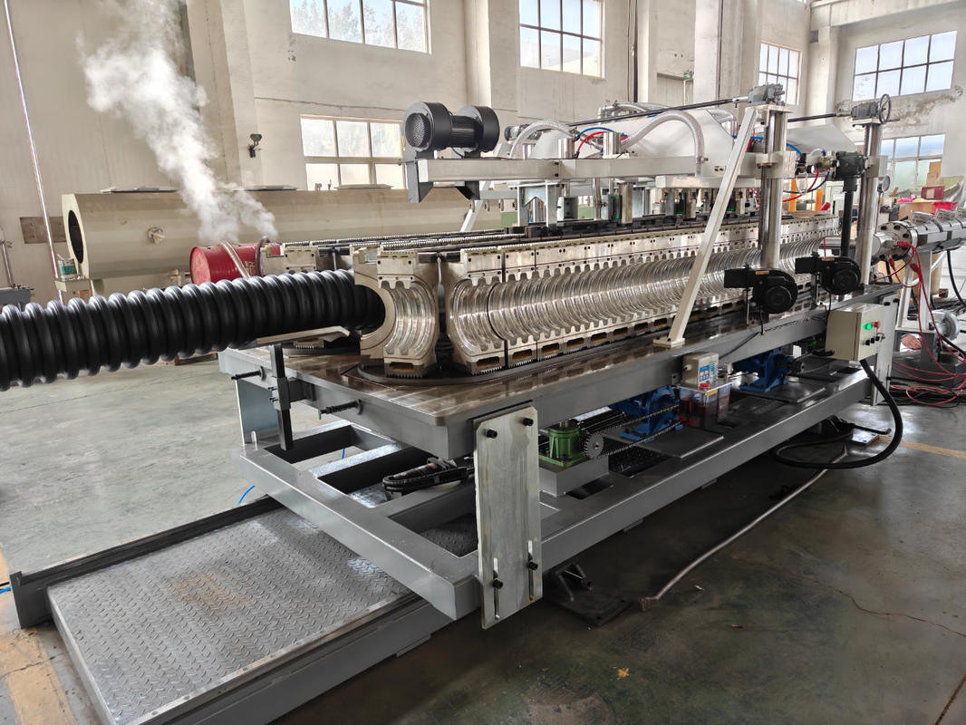 Double Wall Corrugated Pipe Extrusion Line with 1 Set Water Cooling Tank 32mm-200mm Screw Diameter and HV>740 Barrel Screw