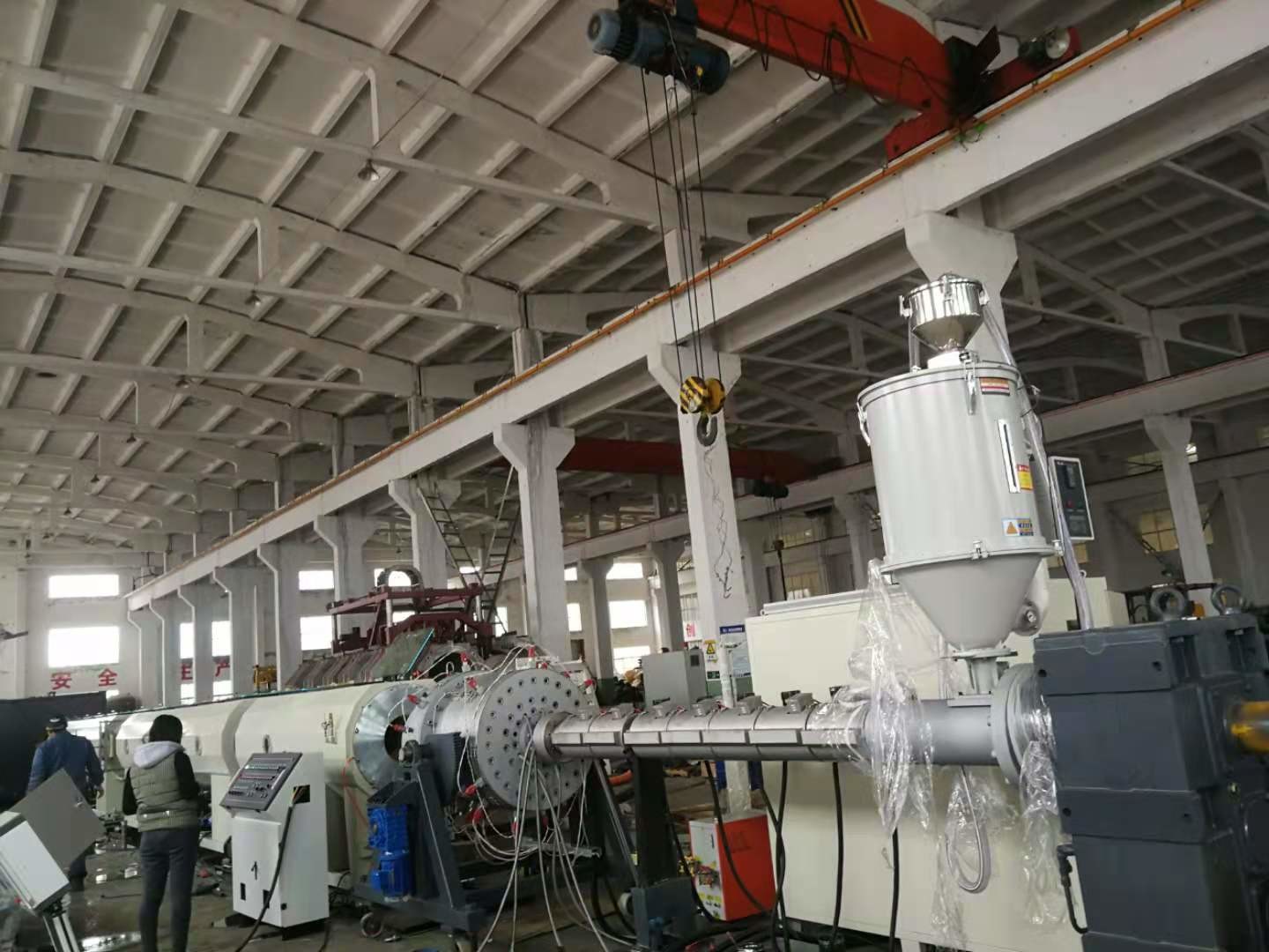 600kg/H 400mm Water Supply PE Pipe Production Line